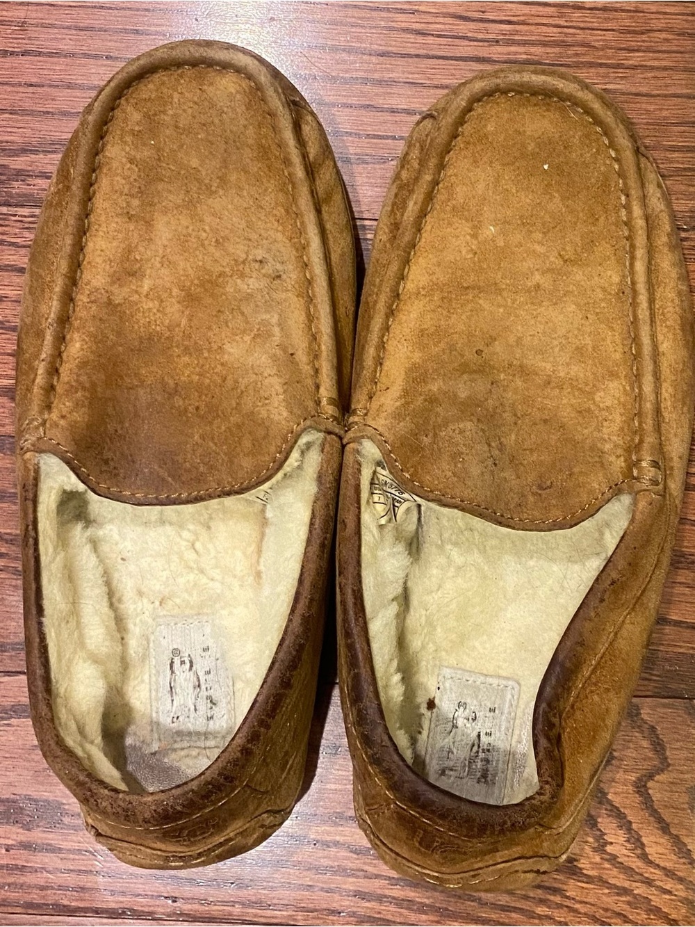 UGG Ascot Slippers Sz 7 Brown Leather Fleece Lined Moccasin Toe Construction Men